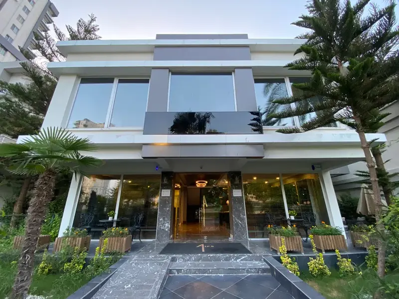 Antalya Clinic building entrance in Muratpasa, Antalya